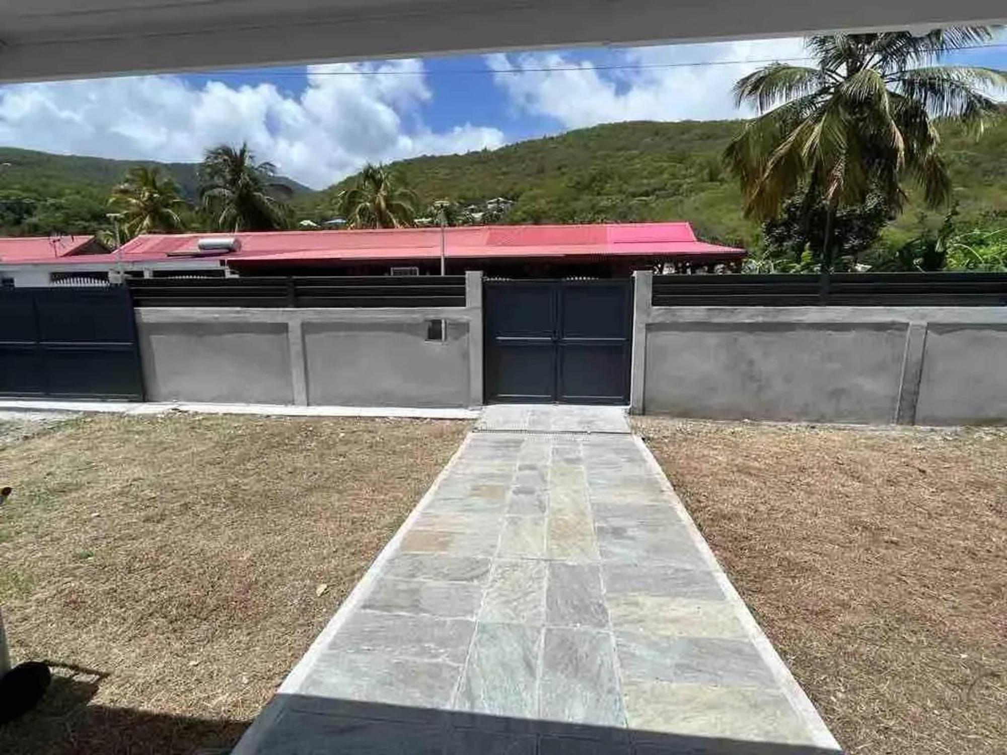Maison De 3 A Avec Jardin * Pointe-Noire